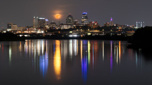 Sturgeon Supermoon Rises Over Kansas City